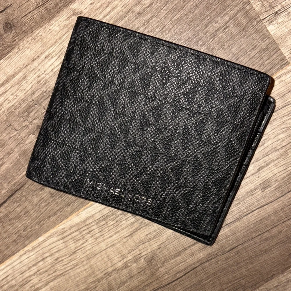 Michael Kors Black Signature Men's Card Holder